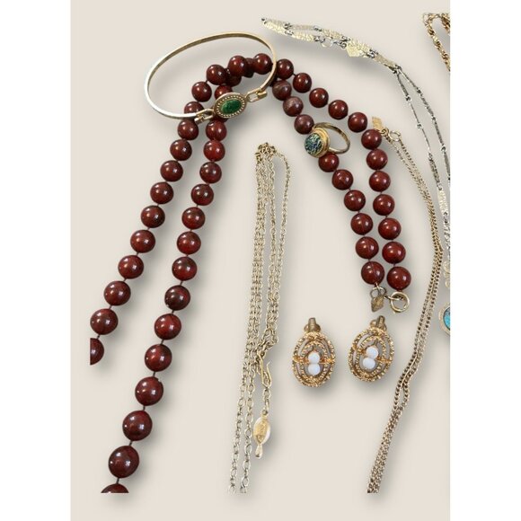 Sarah Coventry Vintage Estate Jewelry Bulk Lot Of 11 Pieces Including Necklaces - Picture 5 of 8